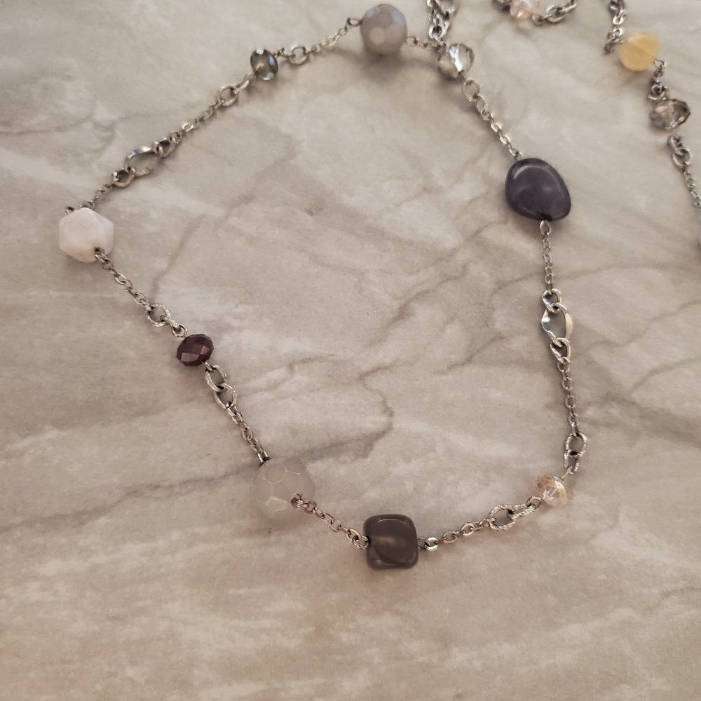 ✨ LOFT Faceted Beads Beaded Stone Asymmetrical Station Necklace ✨ - Picture 2 of 8